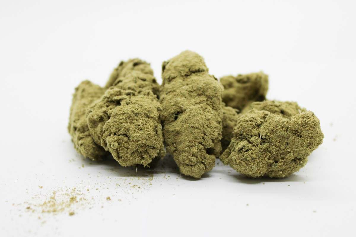 moon-rock-cbd-flores.jpg